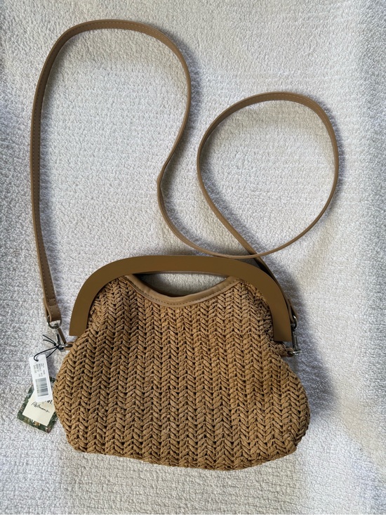 Reitmans Handbags - Toni Fifi by Reitmans Woven Straw Crossbody Bag/Clutcg in Tan